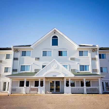 Travelodge Suites By Wyndham Regina - Eastgate Bay Exterior foto