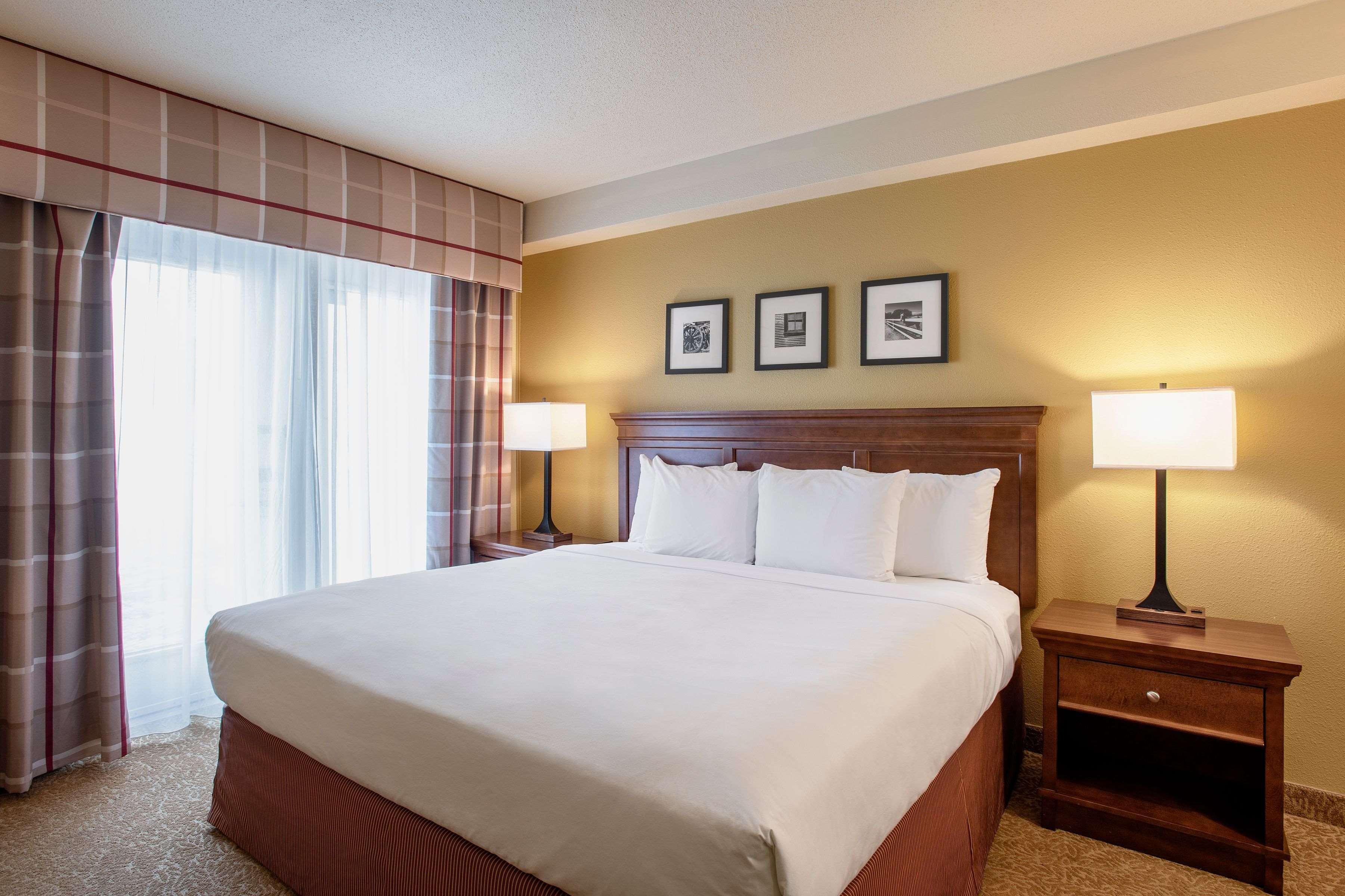 Travelodge Suites By Wyndham Regina - Eastgate Bay Exterior foto
