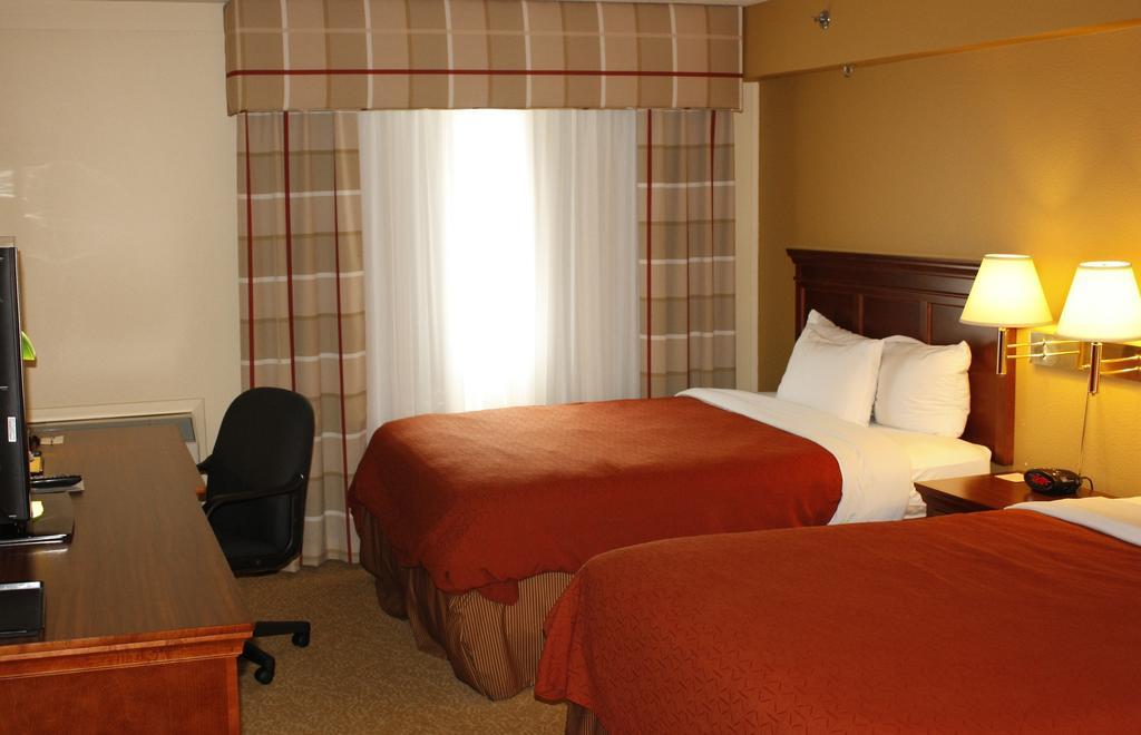 Travelodge Suites By Wyndham Regina - Eastgate Bay Exterior foto