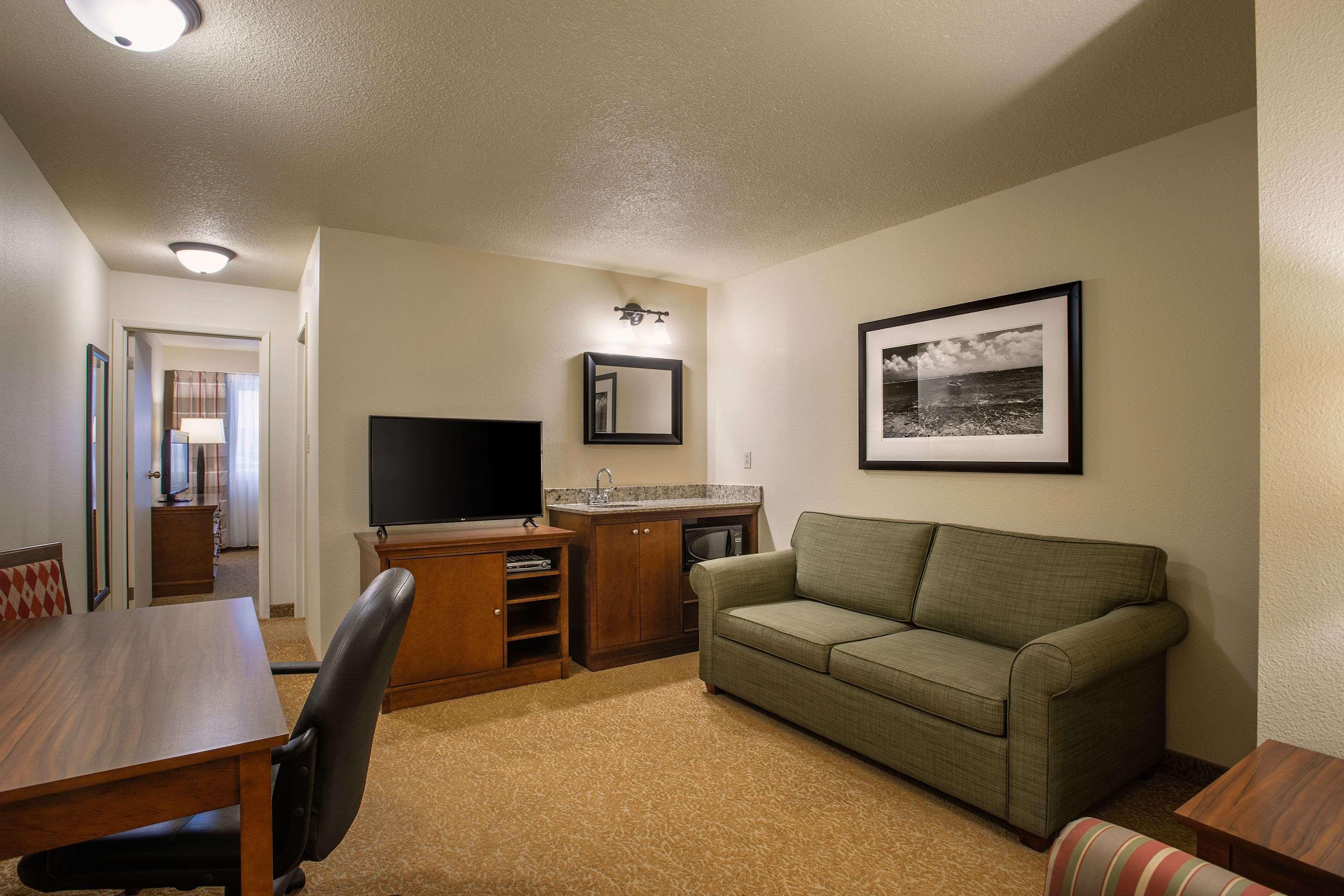 Travelodge Suites By Wyndham Regina - Eastgate Bay Exterior foto