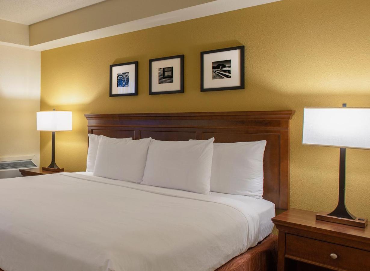 Travelodge Suites By Wyndham Regina - Eastgate Bay Exterior foto