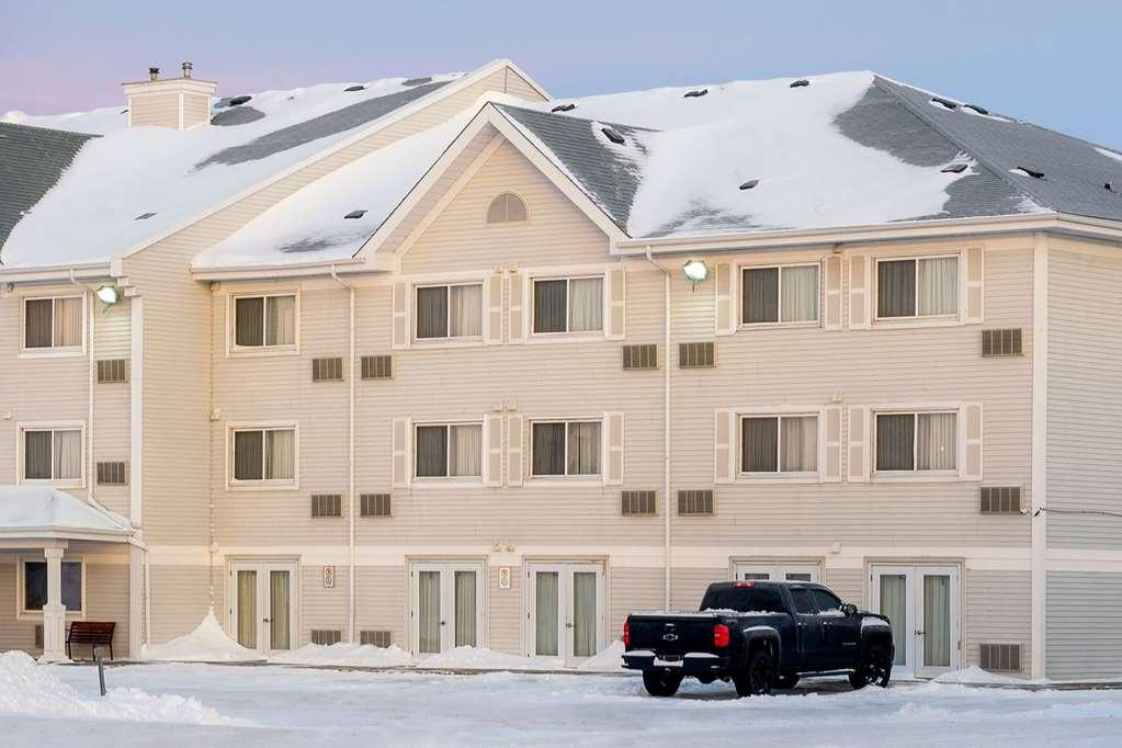 Travelodge Suites By Wyndham Regina - Eastgate Bay Exterior foto